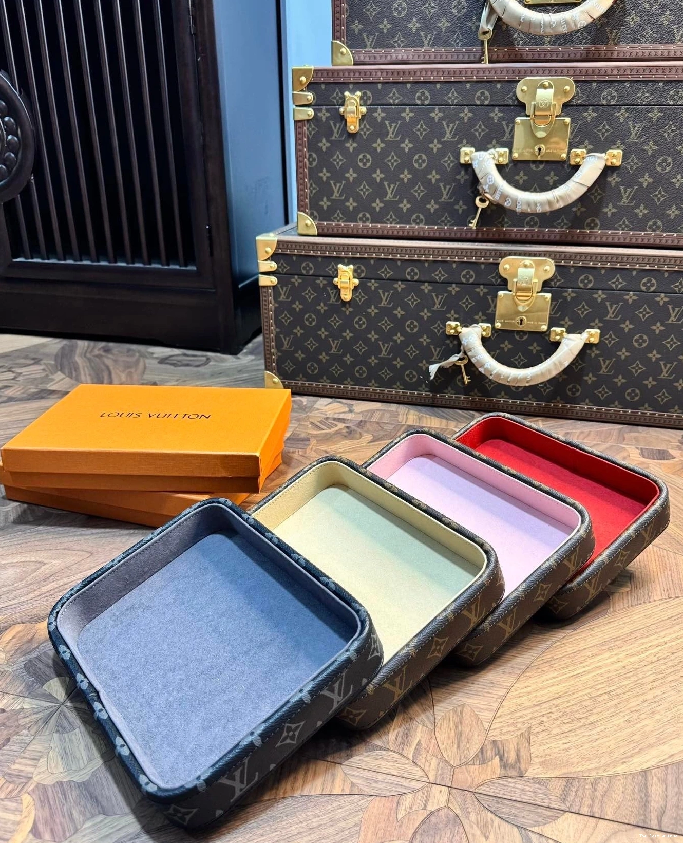 LV TRAY CUSTOM VALET 0731